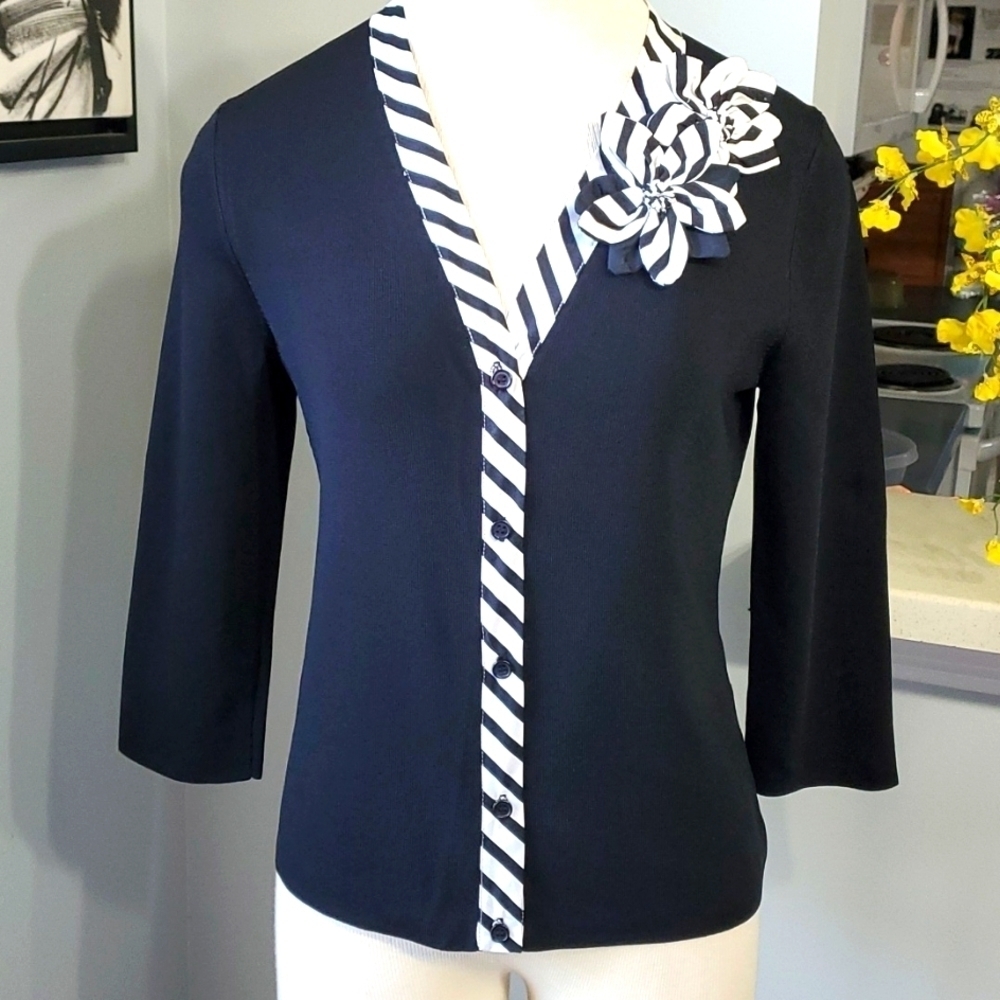 Susan Lewis classic black and white ‎ sweater. Timeless,  beautiful flowers PM